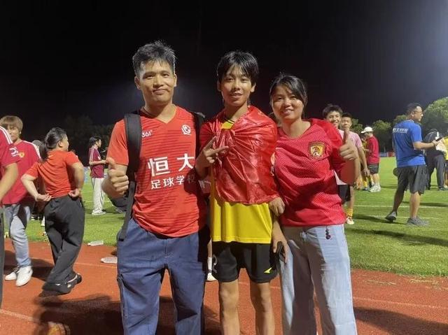 此前恒大足 此前恒大足